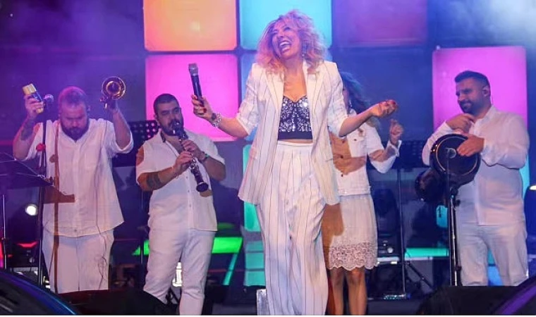Bayındır Çiçek Festivali son gününde de doldu taştı