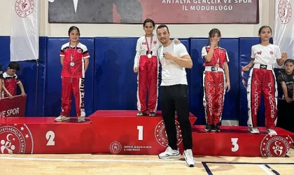 Belediye kick boks sporcularından büyük başarı